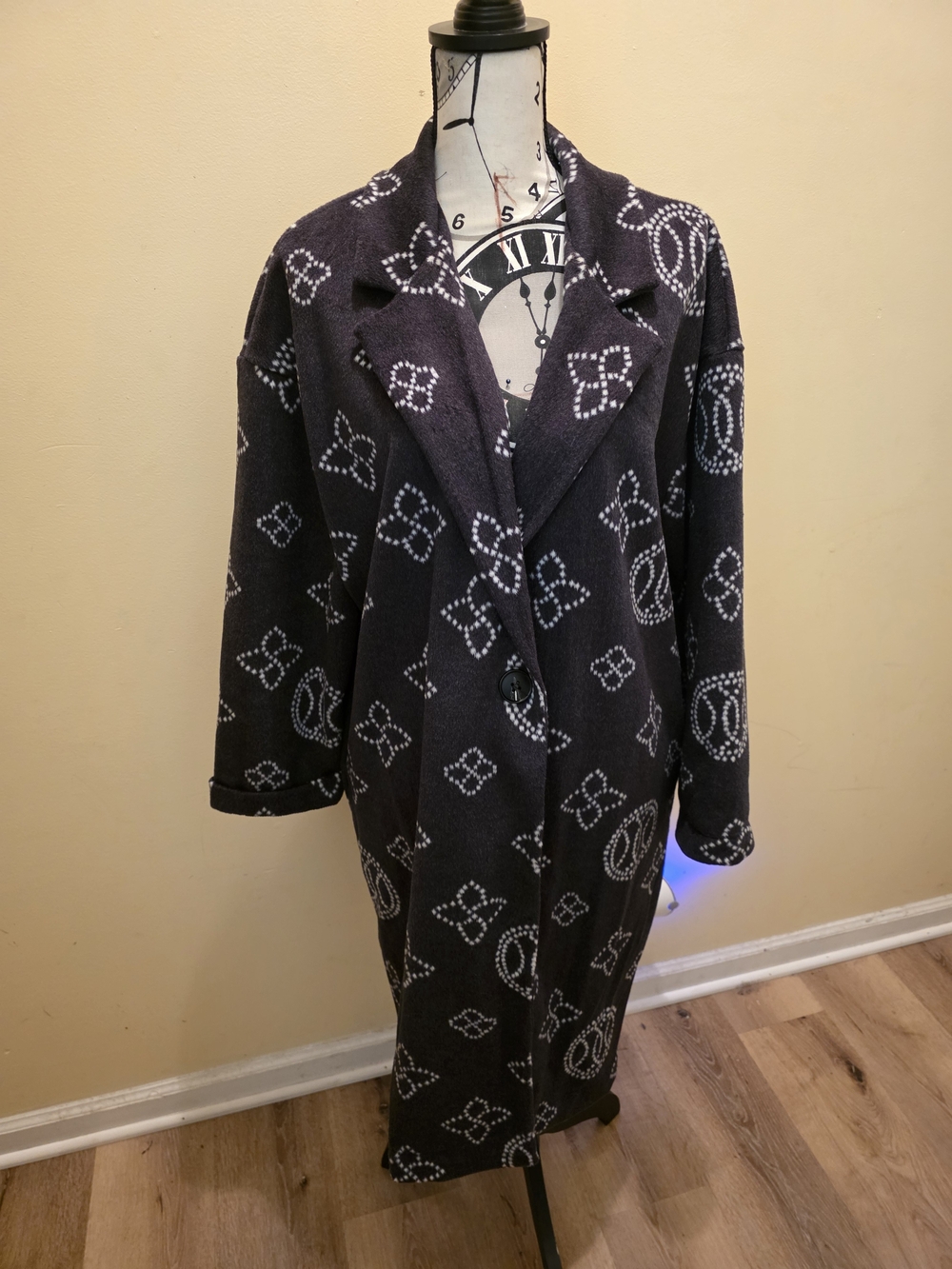 Source Unknown Black Patterned Long Trench Coat